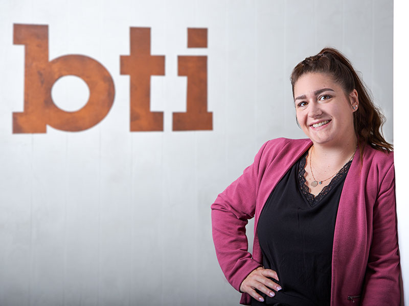 Foto von Stephanie Vafiadis, Sekretariat, bti GmbH